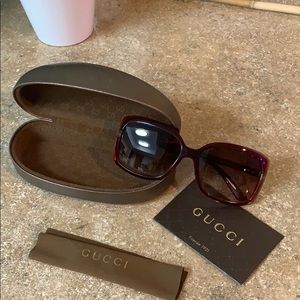 Gucci sunglass